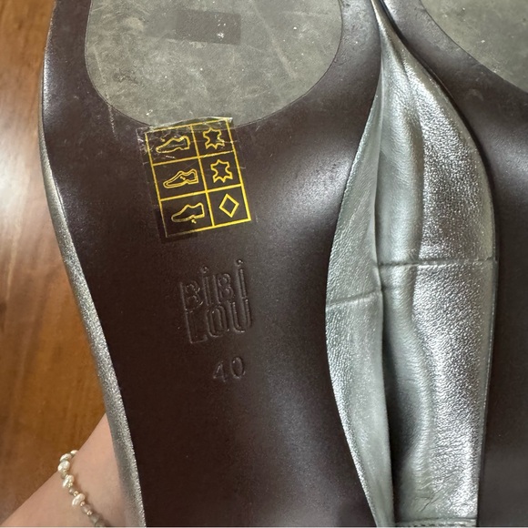 Anthropologie Bibi Lou Cardiff Twist-Strap Leather Mary Jane Heels Silver Sz 40 - Picture 12 of 12